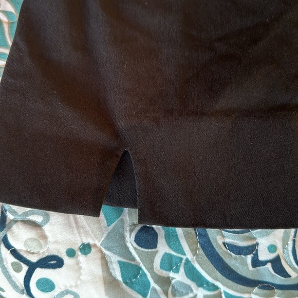 Chicos black capris size 1.5 (10) - Picture 3 of 5
